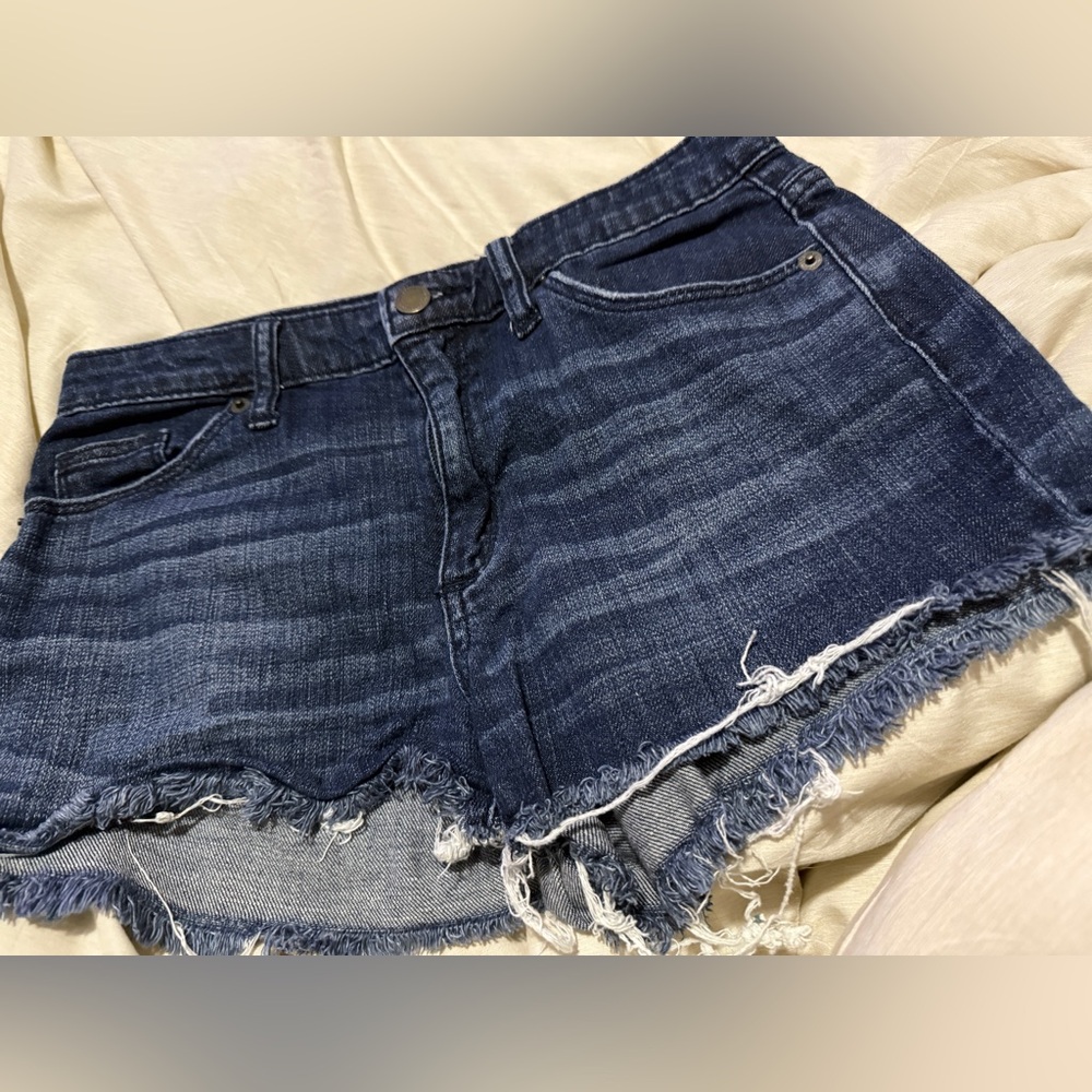 Universal Thread Denim Frayed Hem Women Shorts